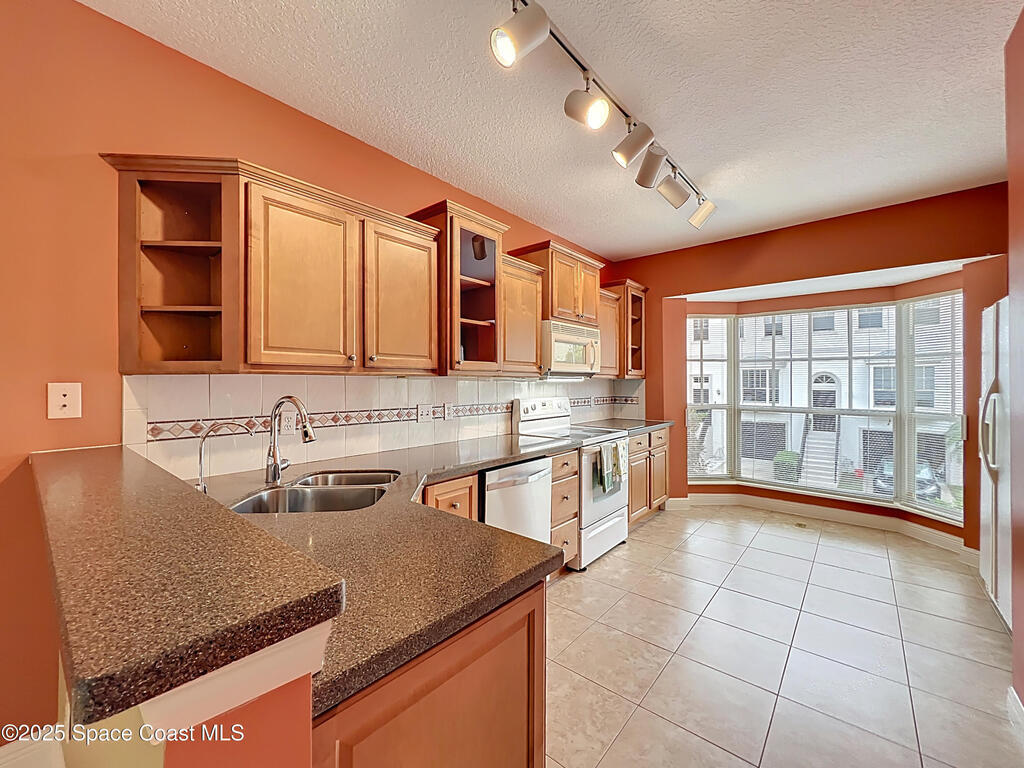 1680 42nd Square, Vero Beach, FL 32960