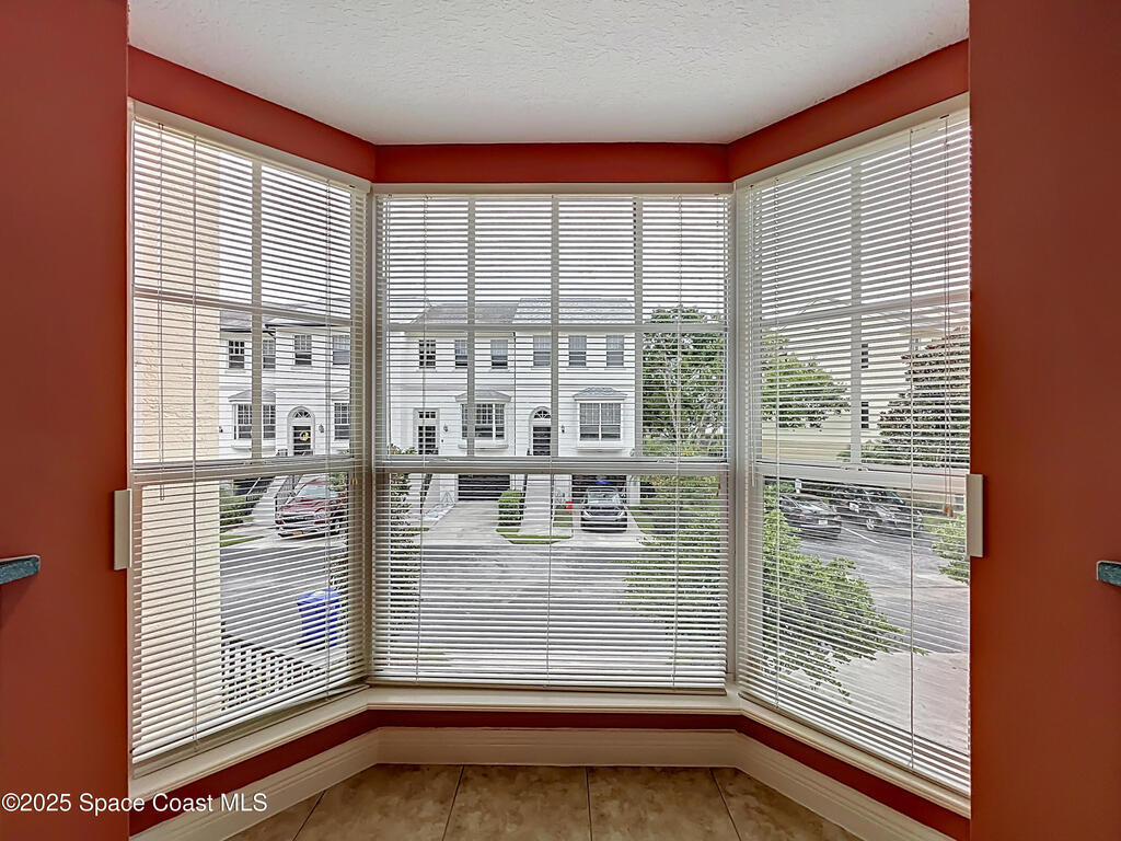 1680 42nd Square, Vero Beach, FL 32960