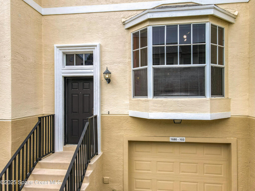 1680 42nd Square, Vero Beach, FL 32960