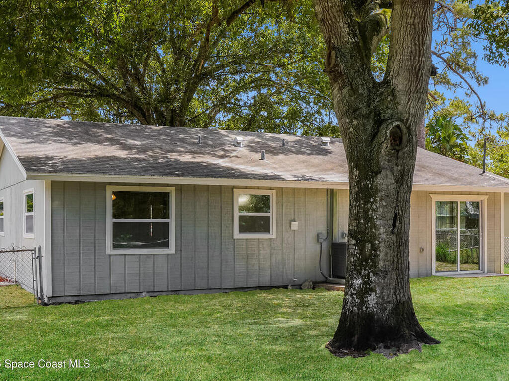 3216 1st Place, Vero Beach, FL 32968