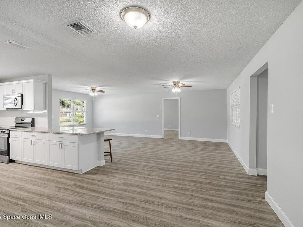 156 24th Avenue, Vero Beach, FL 32962