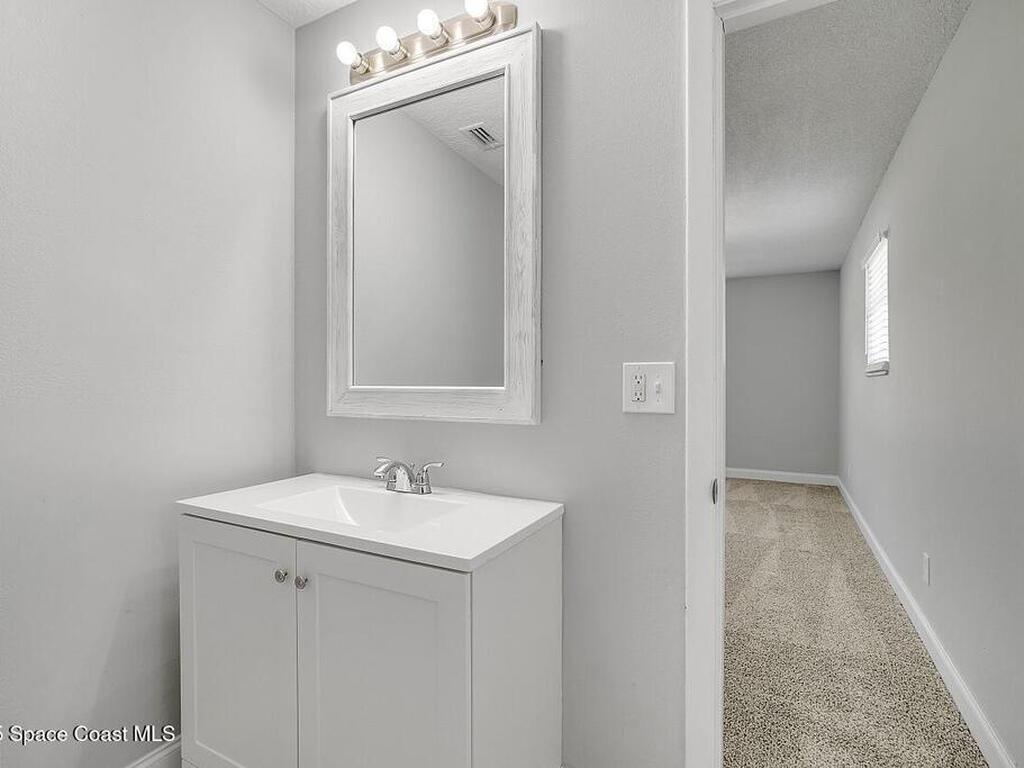 156 24th Avenue, Vero Beach, FL 32962