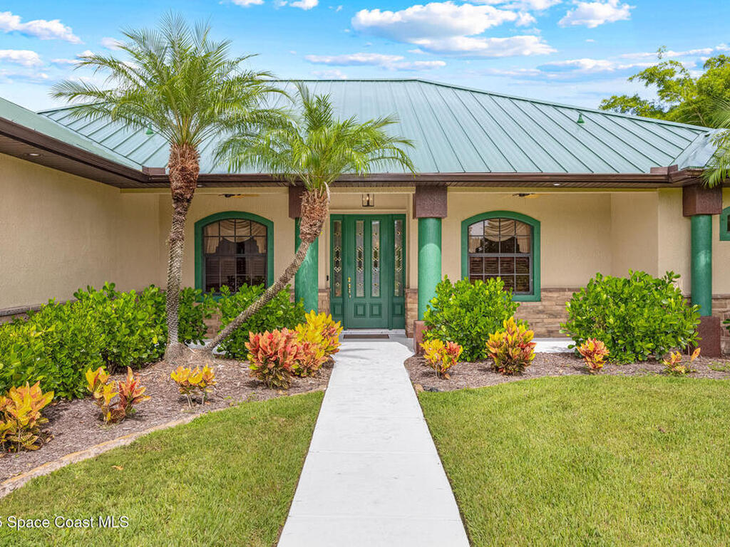 5627 Cypress Creek Drive, Grant, FL 32949