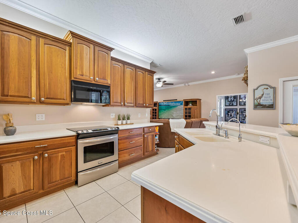 5627 Cypress Creek Drive, Grant, FL 32949