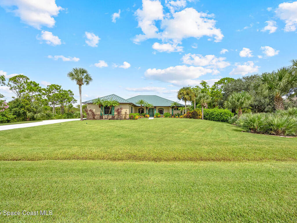 5627 Cypress Creek Drive, Grant, FL 32949