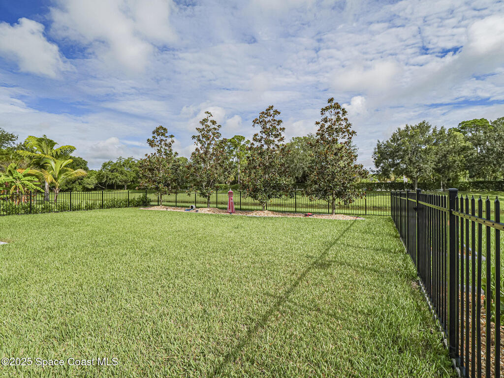8300 Meredith Place, Vero Beach, FL 32968