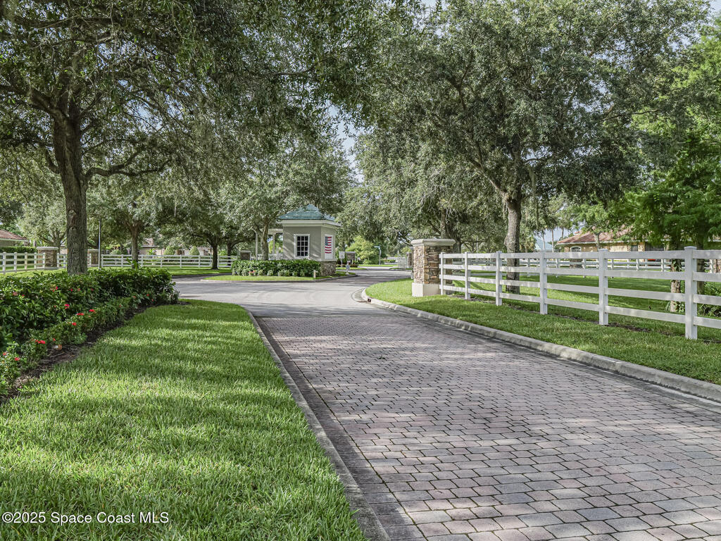 8300 Meredith Place, Vero Beach, FL 32968