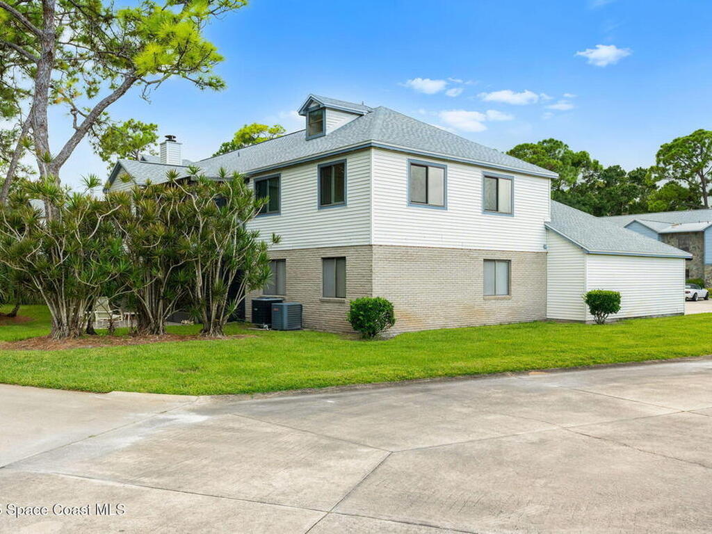 9045 York Lane, West Melbourne, FL 32904