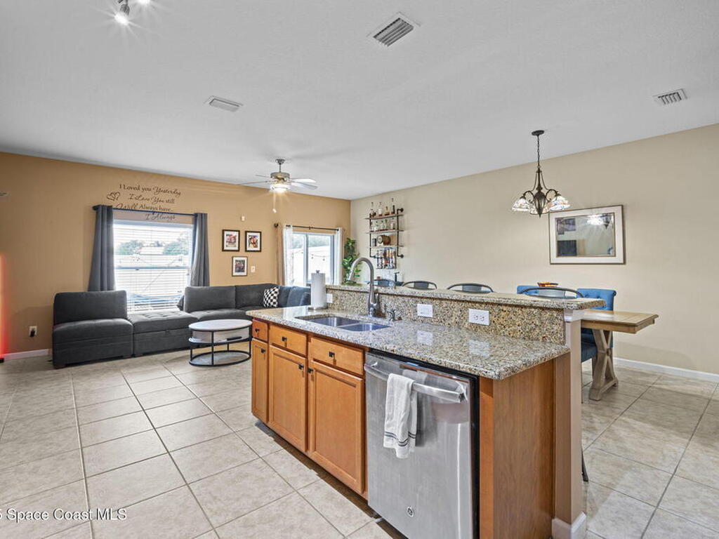 2565 Revolution Street, Melbourne, FL 32935