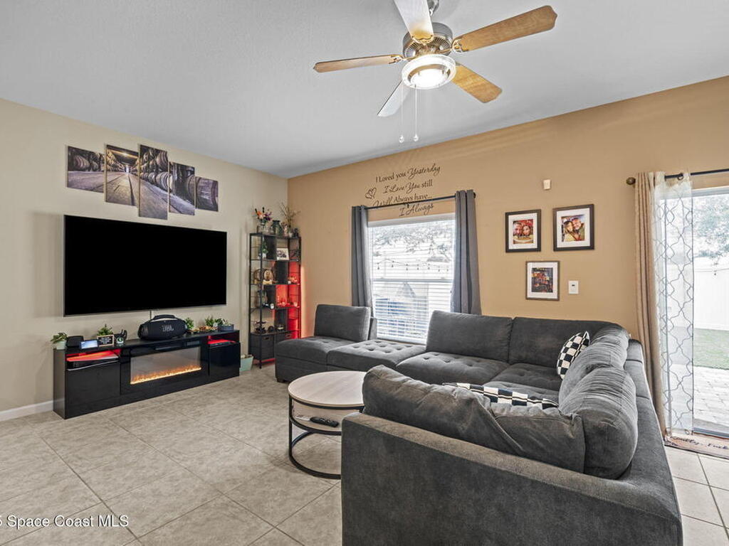 2565 Revolution Street, Melbourne, FL 32935