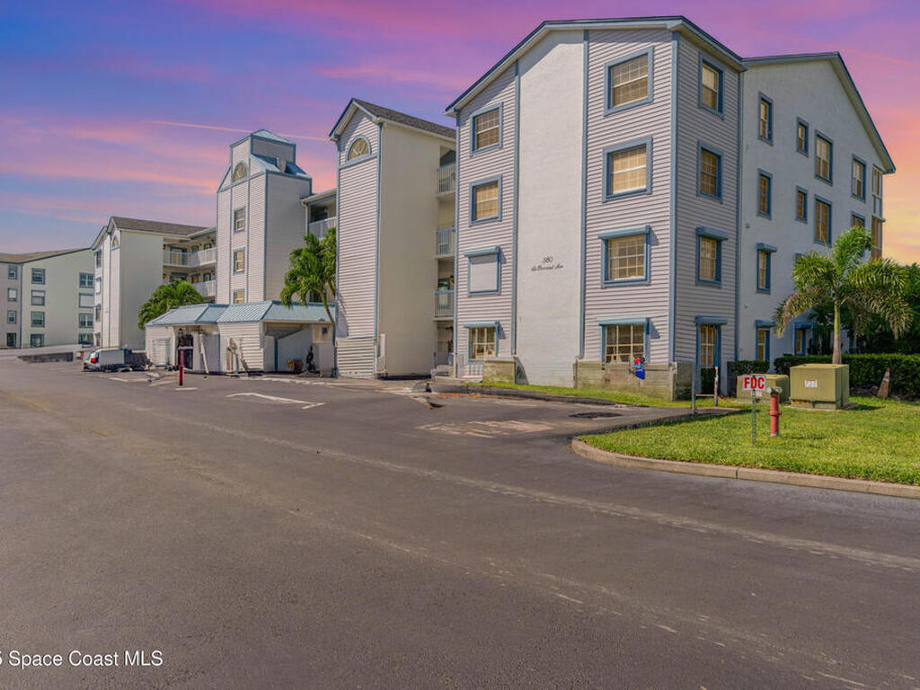 580 S Brevard Avenue, Cocoa Beach, FL 32931
