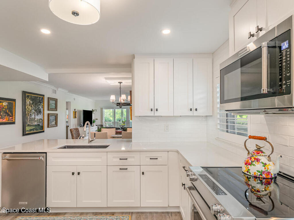 580 S Brevard Avenue, Cocoa Beach, FL 32931