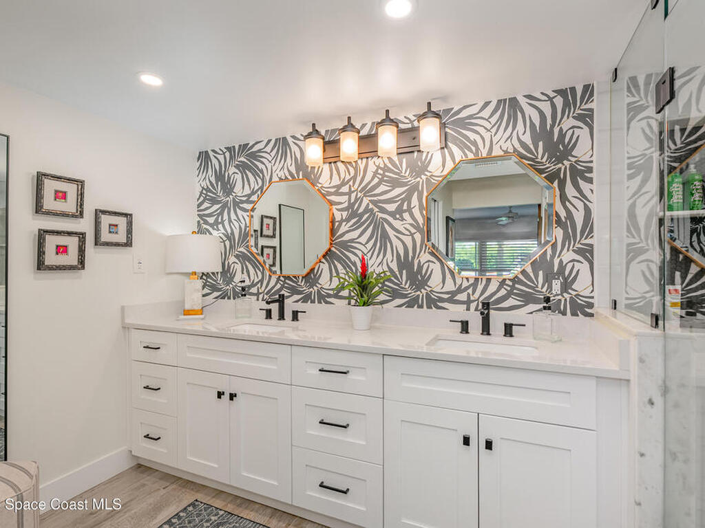 580 S Brevard Avenue, Cocoa Beach, FL 32931