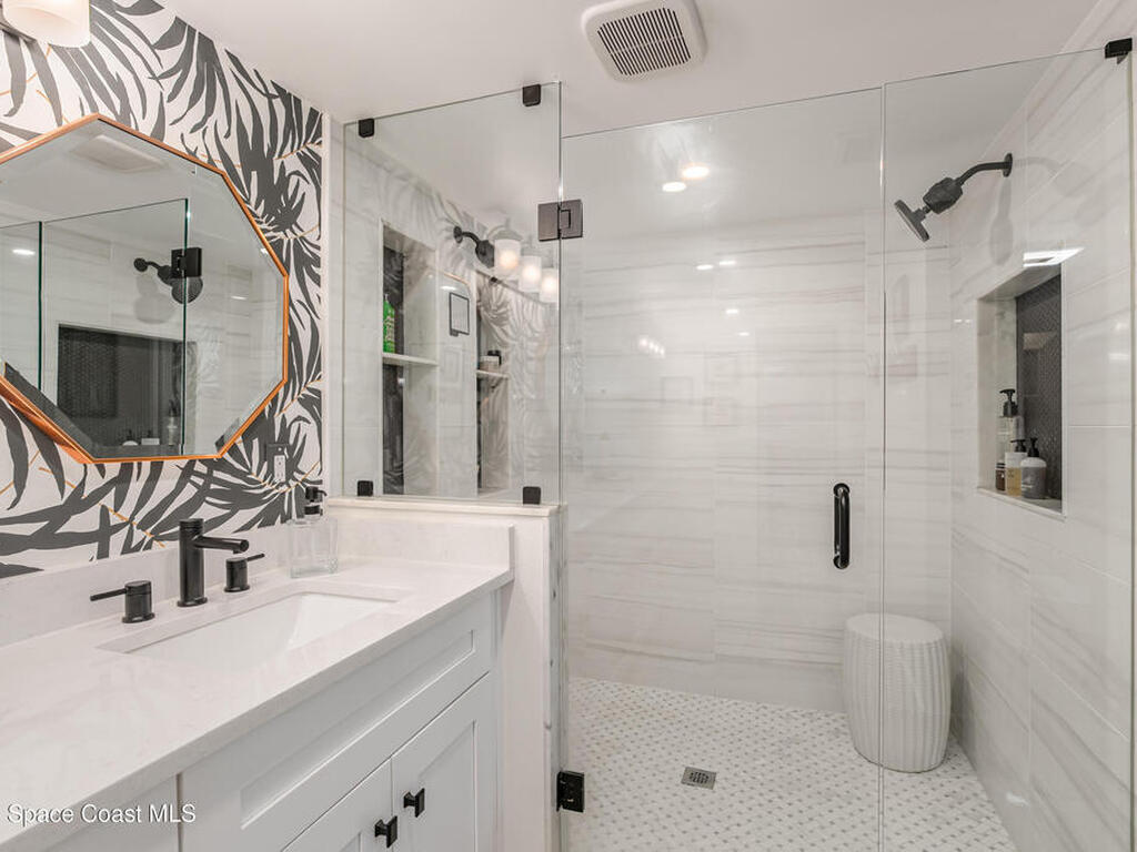 580 S Brevard Avenue, Cocoa Beach, FL 32931