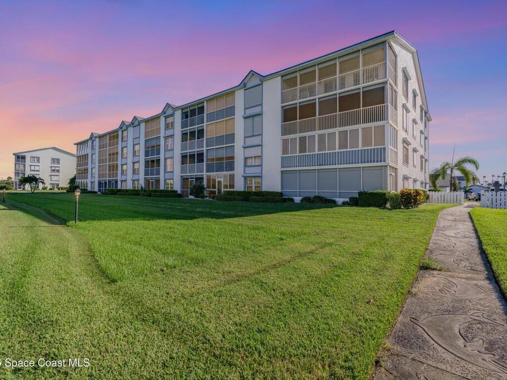 580 S Brevard Avenue, Cocoa Beach, FL 32931