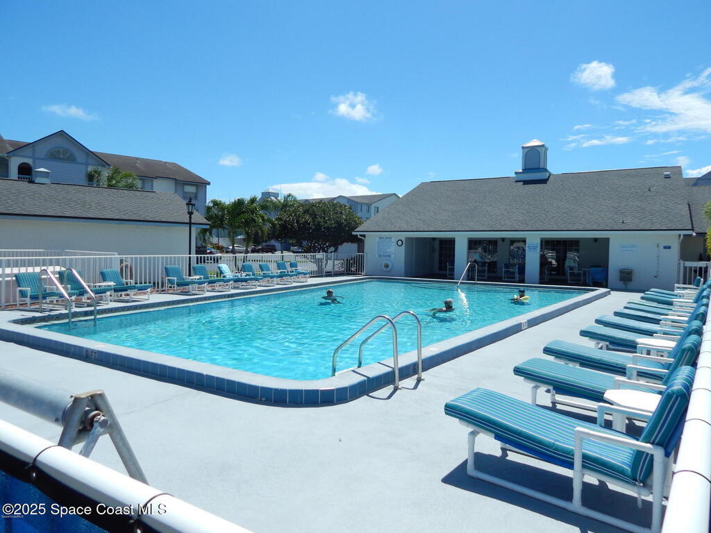 580 S Brevard Avenue, Cocoa Beach, FL 32931