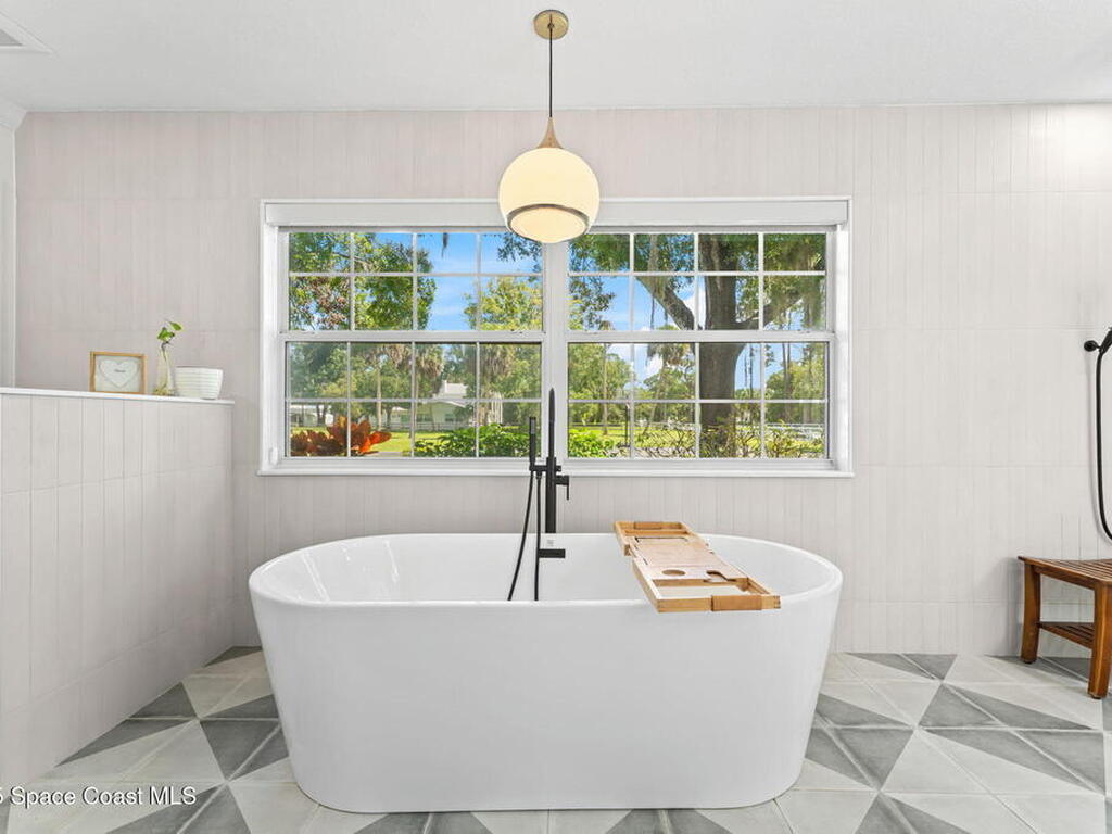 7650 Pinecrest Avenue, Melbourne, FL 32904