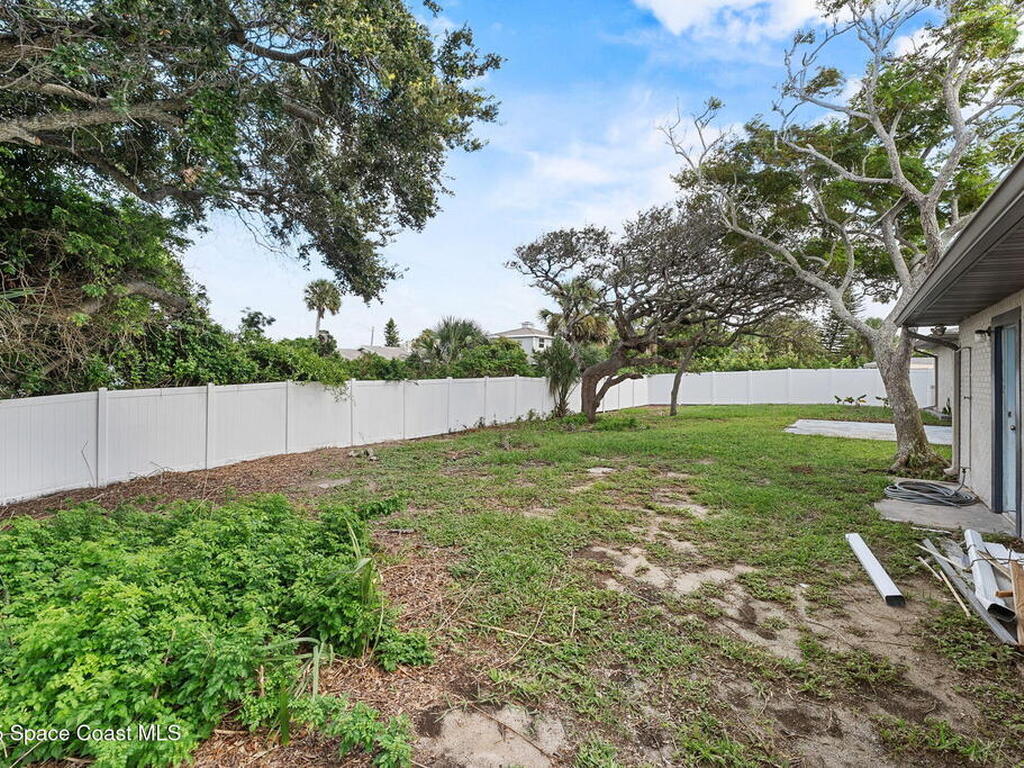 2203 S Peninsula Drive, Daytona Beach, FL 32118