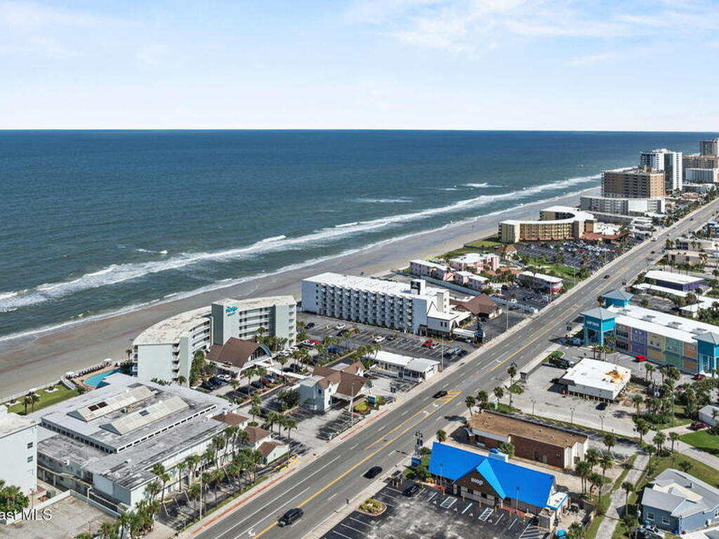 2203 S Peninsula Drive, Daytona Beach, FL 32118