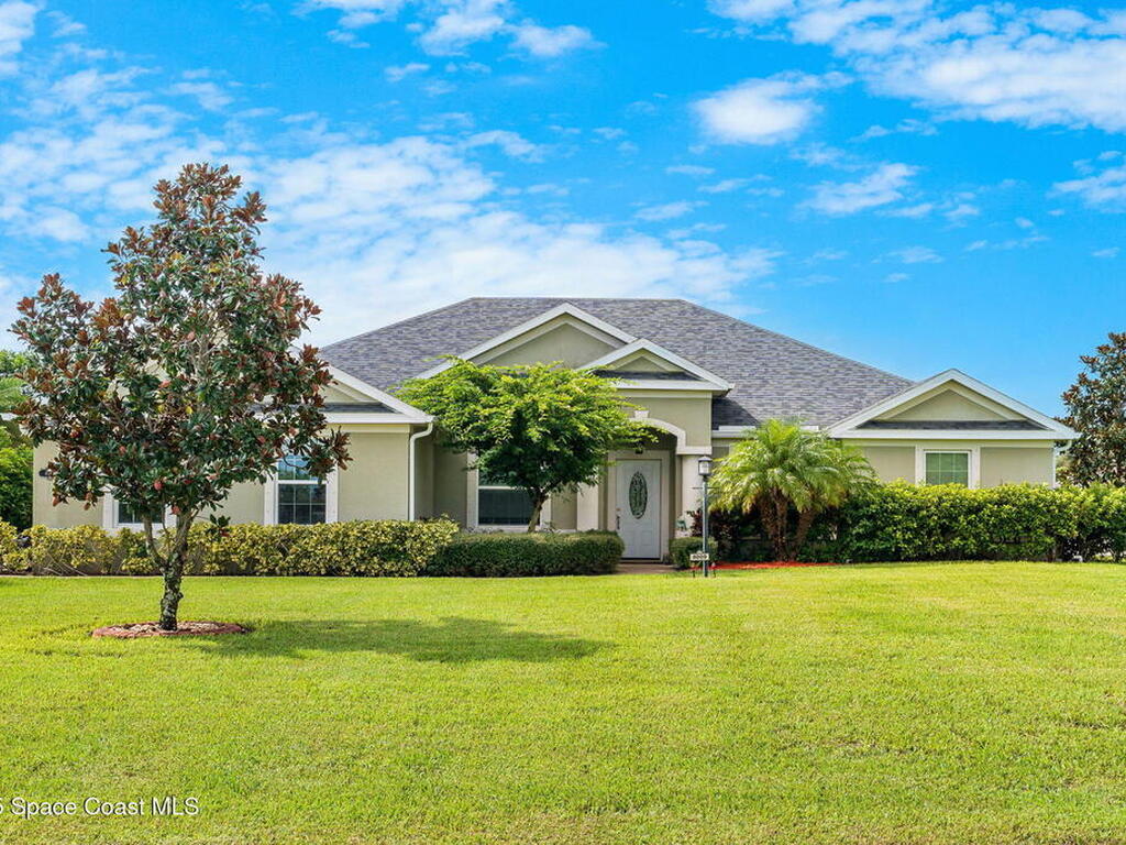 4009 Gardenwood Circle, Grant, FL 32949