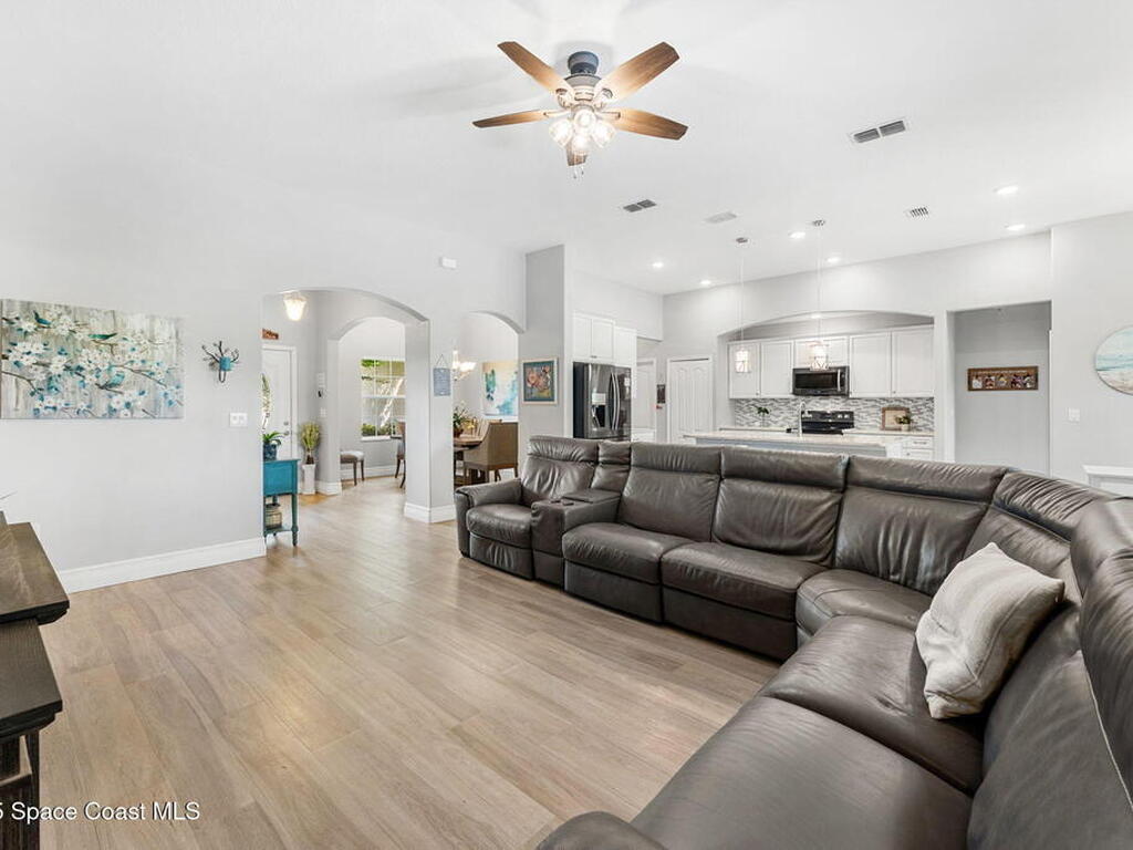 4009 Gardenwood Circle, Grant, FL 32949