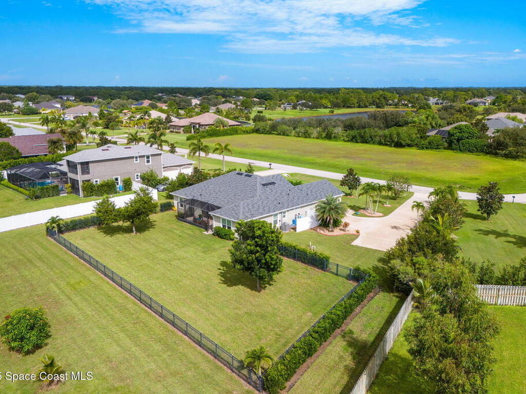 4009 Gardenwood Circle, Grant, FL 32949