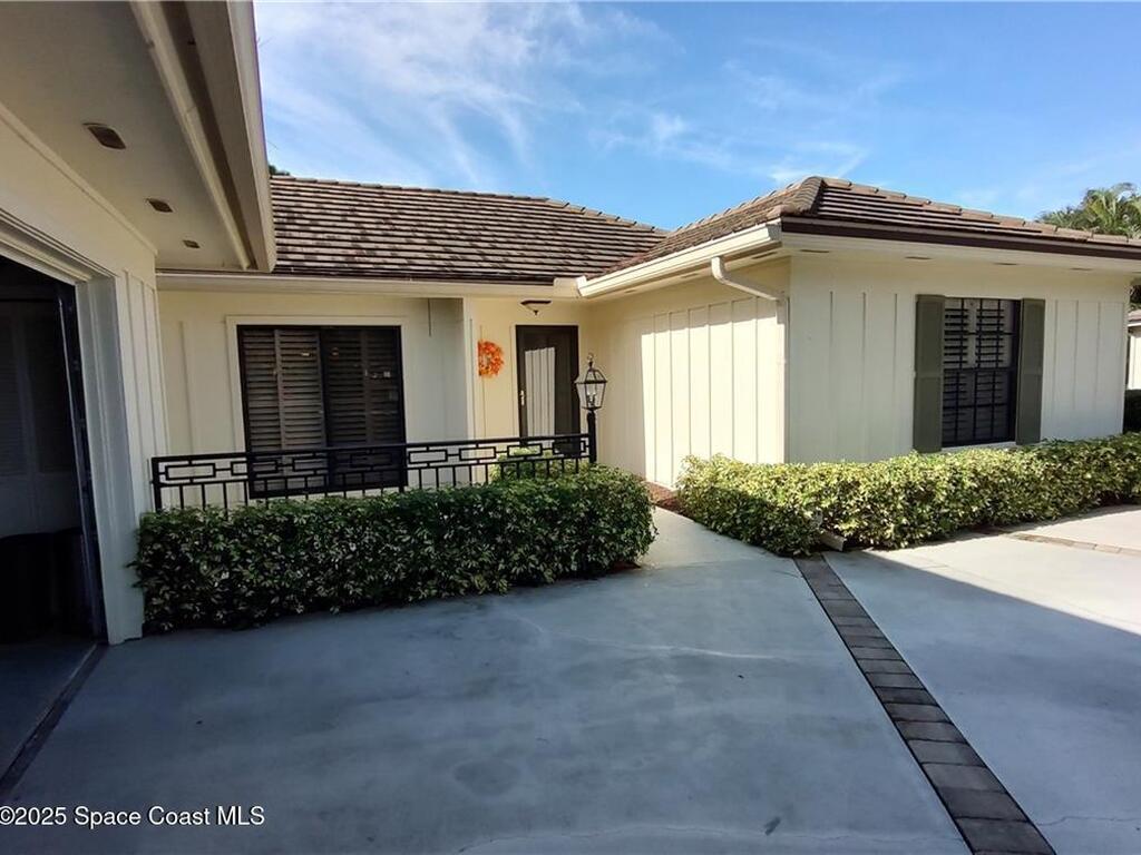 106 Prestwick Circle, Vero Beach, FL 32967
