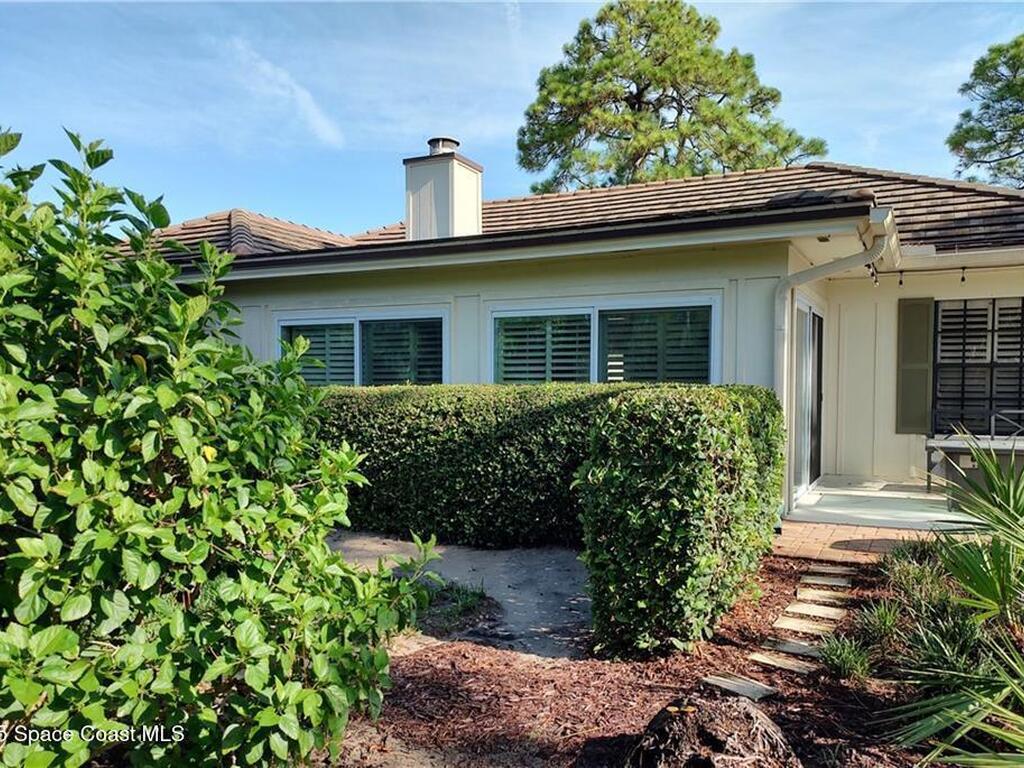 106 Prestwick Circle, Vero Beach, FL 32967