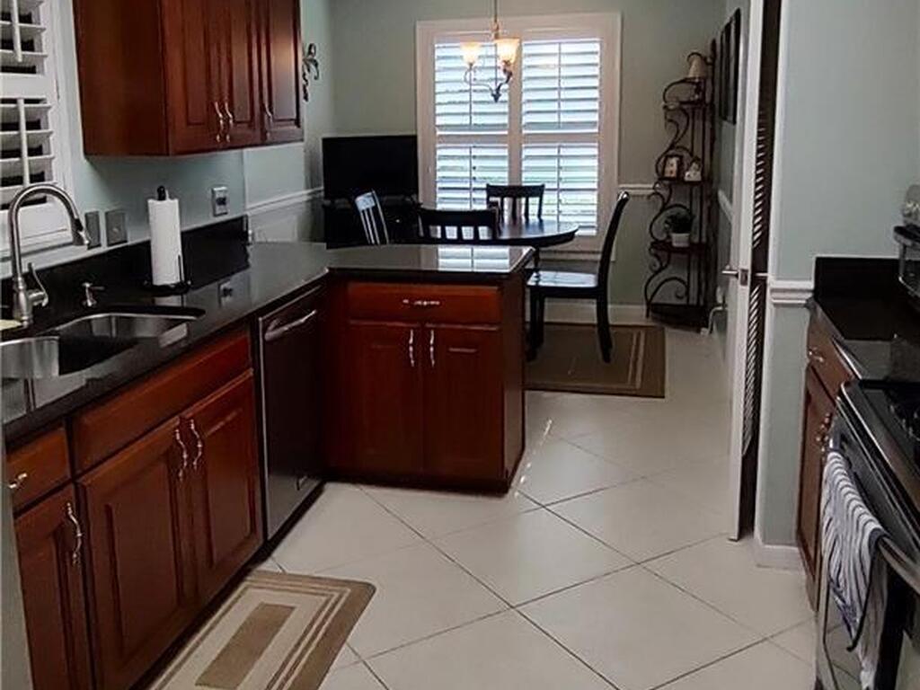 106 Prestwick Circle, Vero Beach, FL 32967