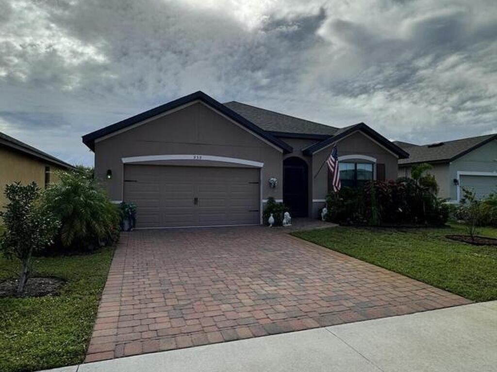 939 Remington Green Drive, Palm Bay, FL 32909