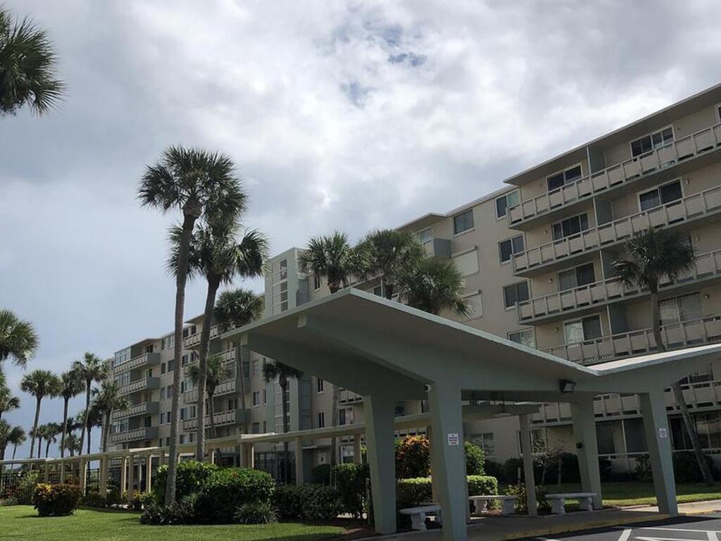 2020 N Atlantic Avenue, Cocoa Beach, FL 32931