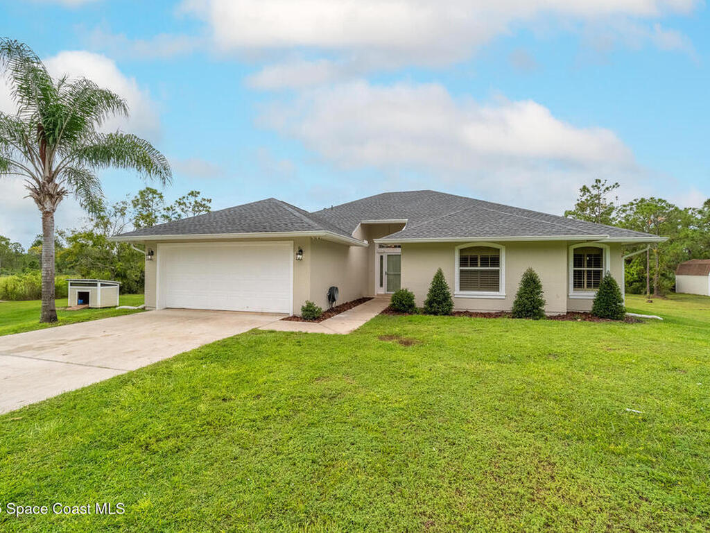 13805 83rd Street, Fellsmere, FL 32948