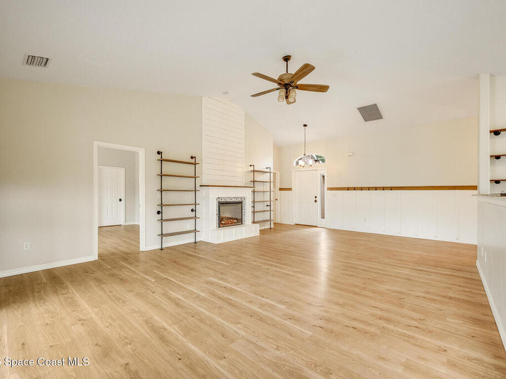 13805 83rd Street, Fellsmere, FL 32948