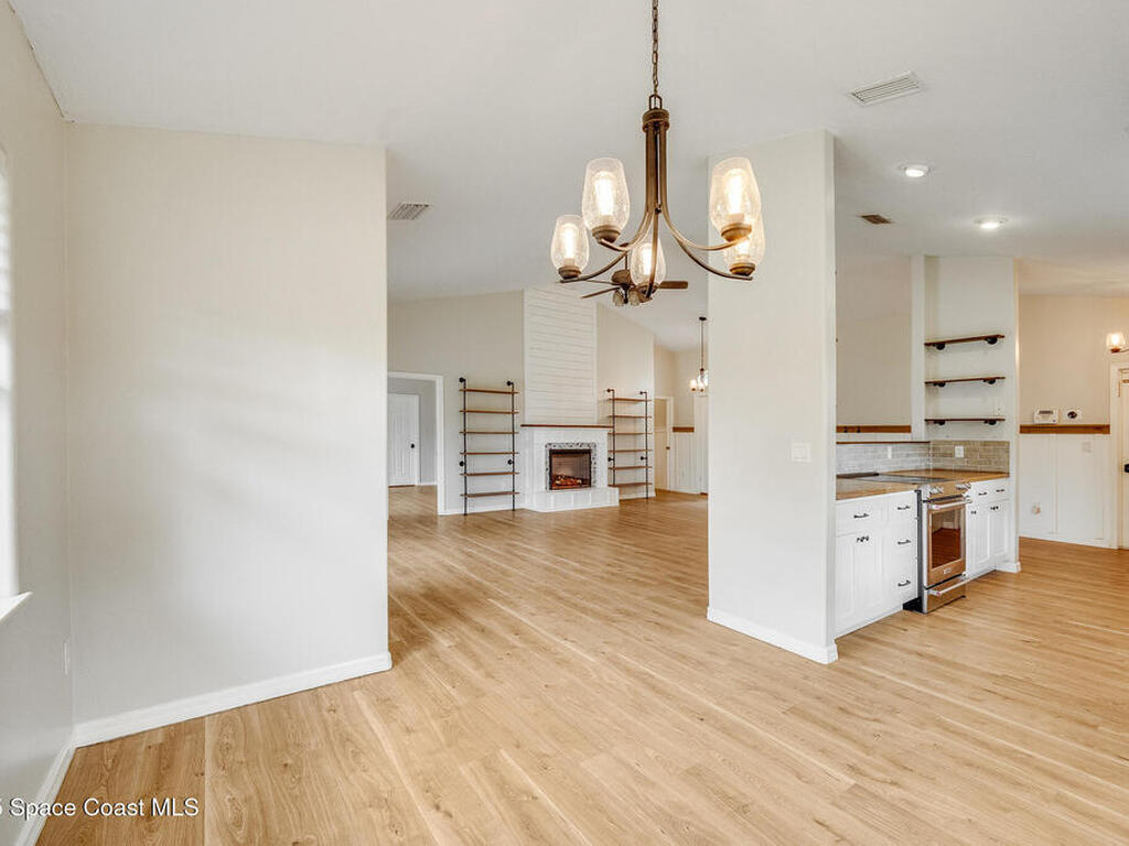 13805 83rd Street, Fellsmere, FL 32948