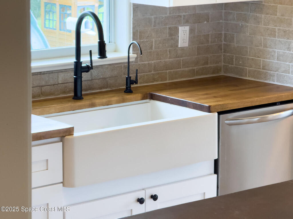 13805 83rd Street, Fellsmere, FL 32948