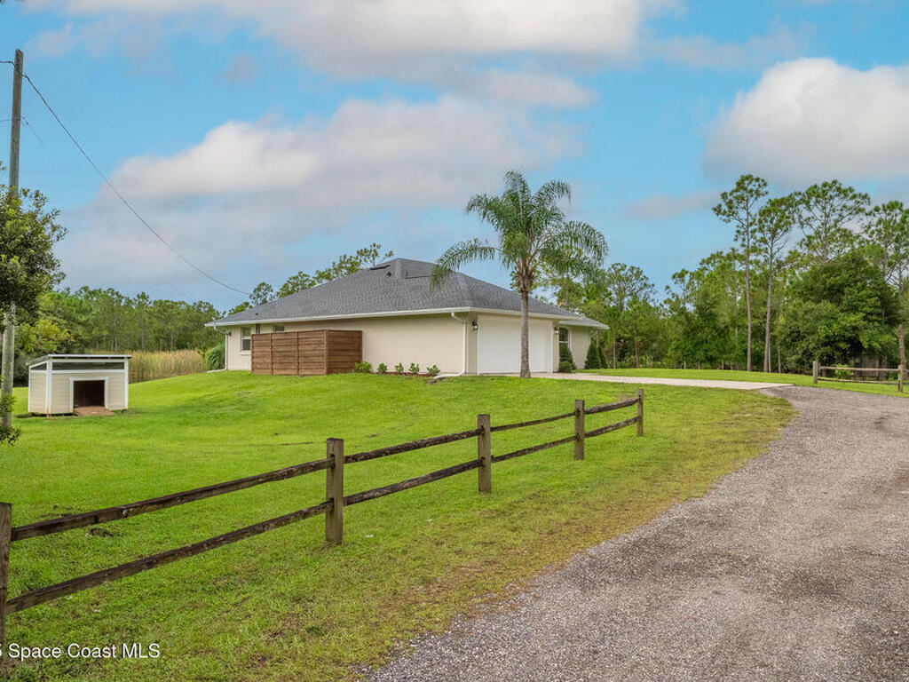 13805 83rd Street, Fellsmere, FL 32948