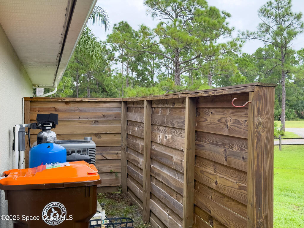 13805 83rd Street, Fellsmere, FL 32948