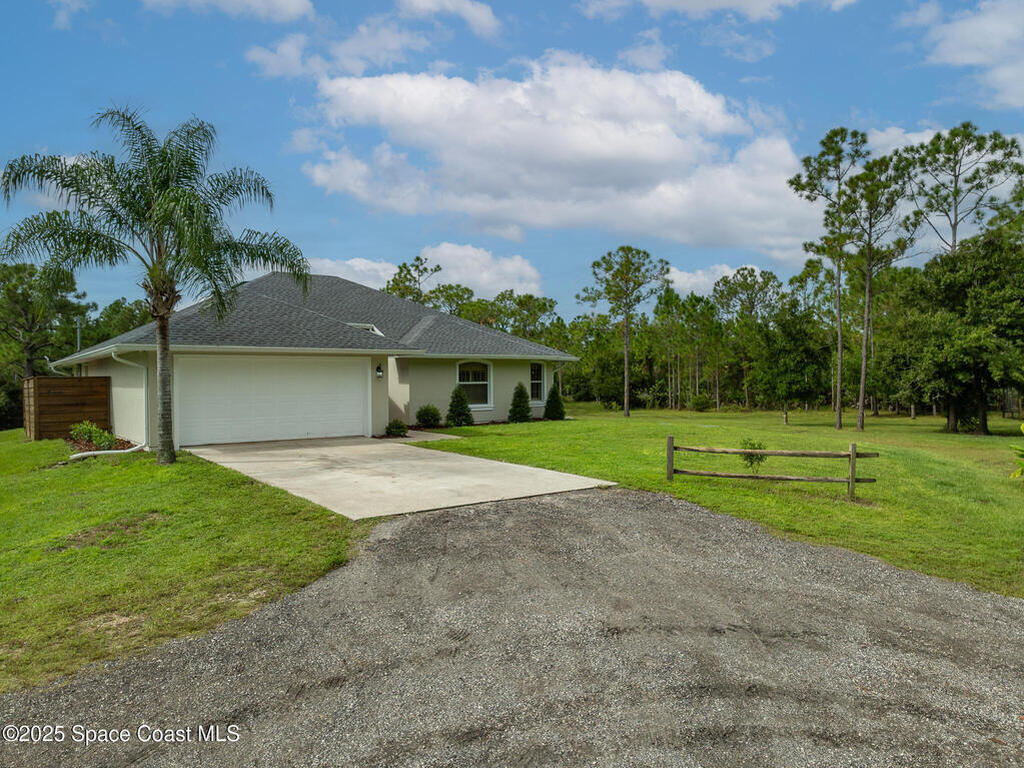 13805 83rd Street, Fellsmere, FL 32948