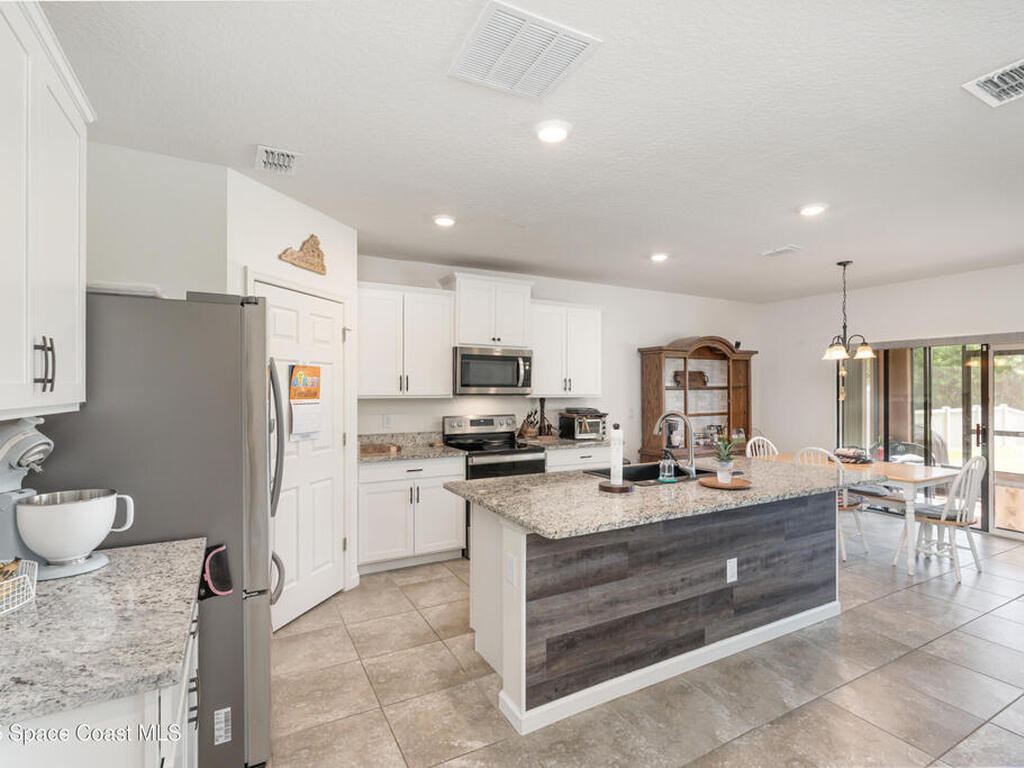 904 Old Country Road, Palm Bay, FL 32909