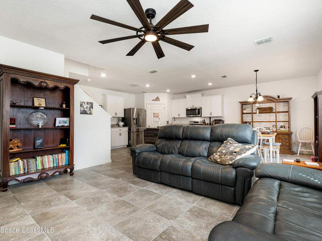 904 Old Country Road, Palm Bay, FL 32909