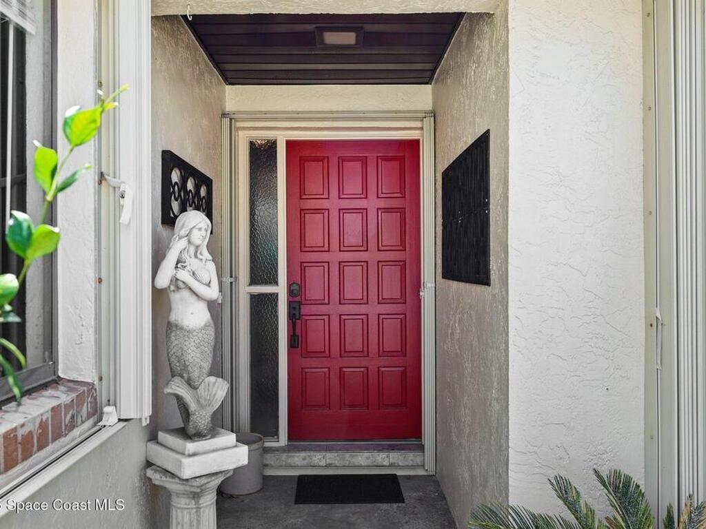 527 Summerset Court, Indian Harbour Beach, FL 32937