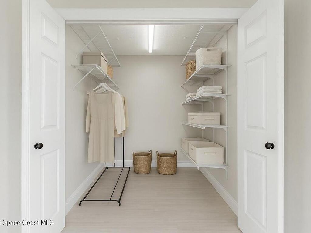 465 E Waverly Place, Vero Beach, FL 32960