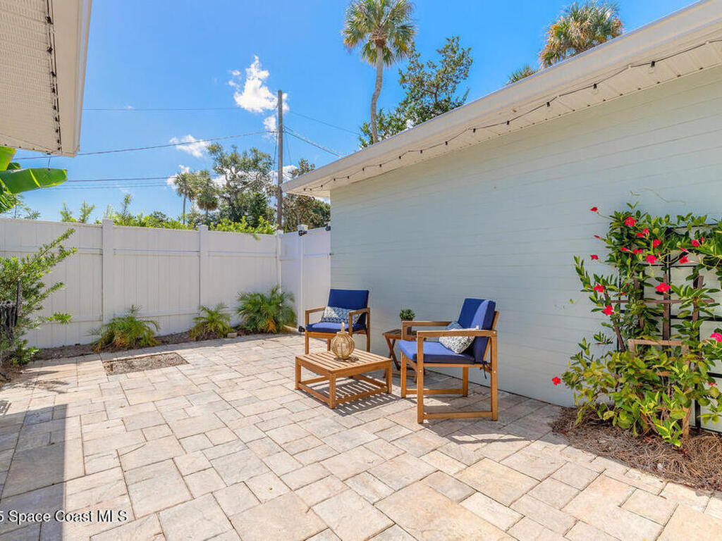 18 E Magnolia Avenue, Port Orange, FL 32127