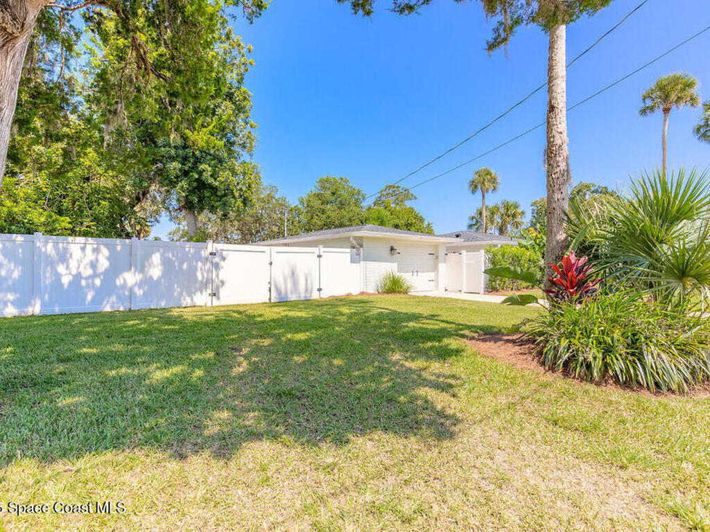 18 E Magnolia Avenue, Port Orange, FL 32127
