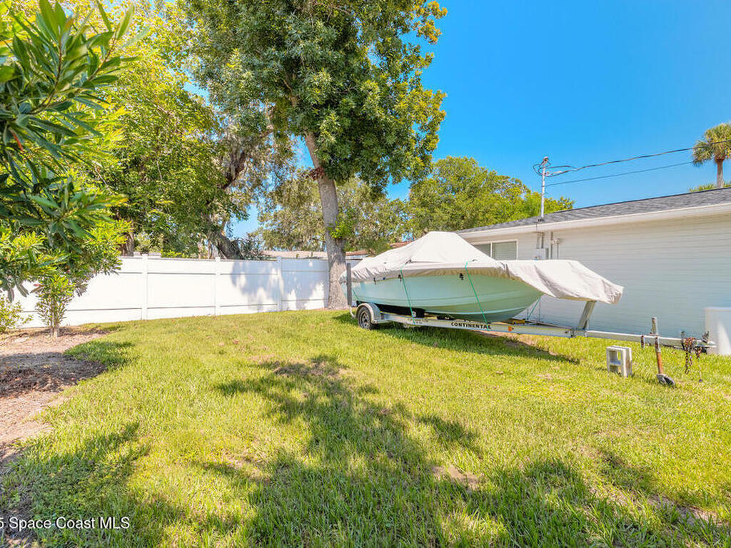 18 E Magnolia Avenue, Port Orange, FL 32127