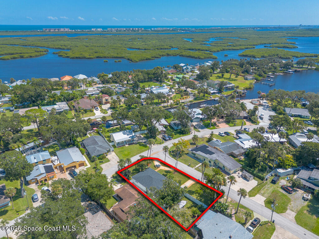 18 E Magnolia Avenue, Port Orange, FL 32127