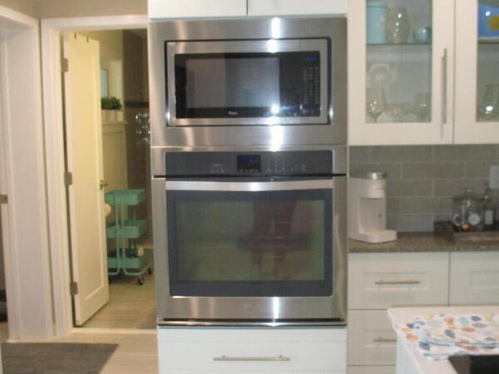 18 E Magnolia Avenue, Port Orange, FL 32127