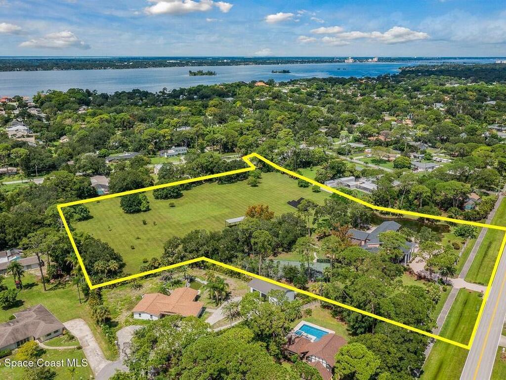 2195 S Courtenay Parkway, Merritt Island, FL 32952