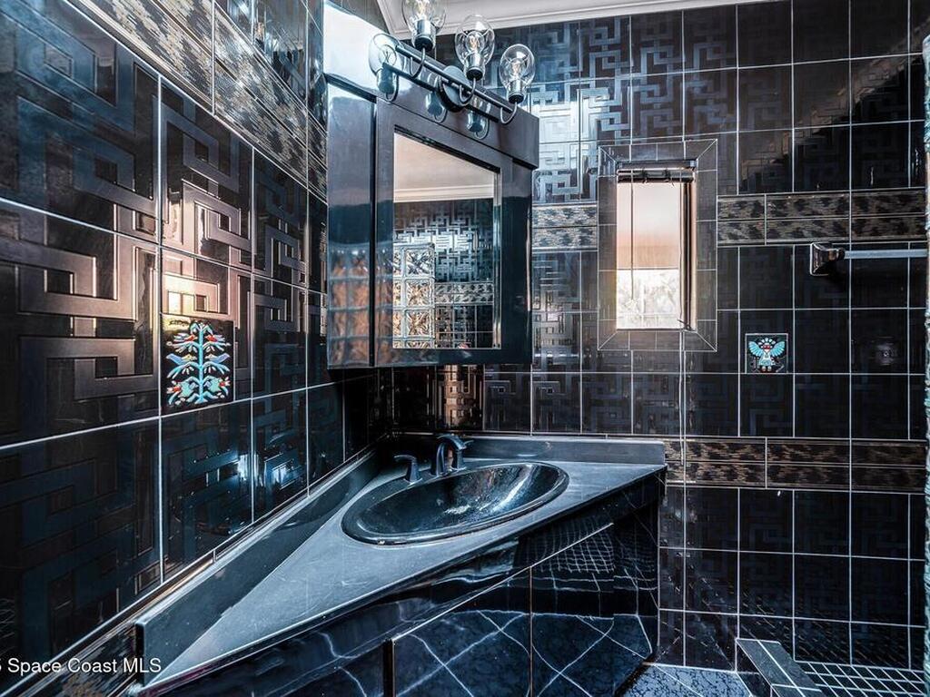 2195 S Courtenay Parkway, Merritt Island, FL 32952