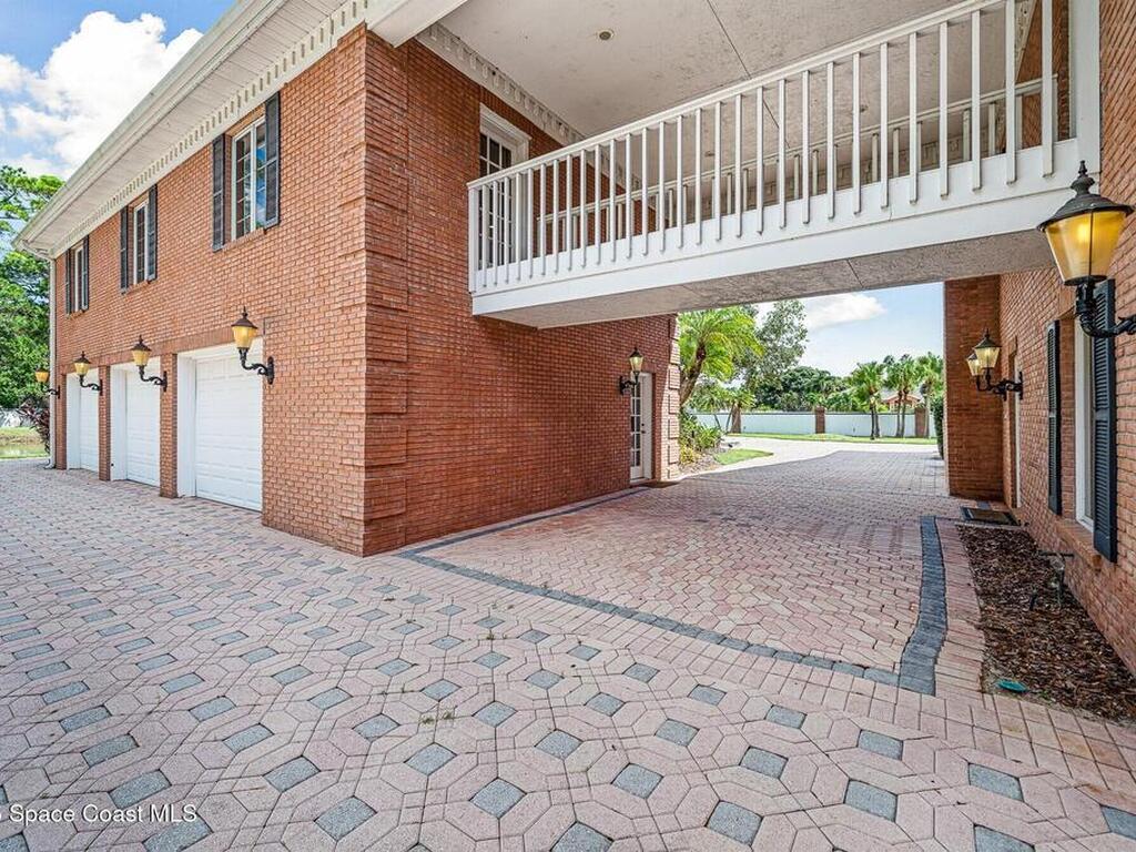 2195 S Courtenay Parkway, Merritt Island, FL 32952